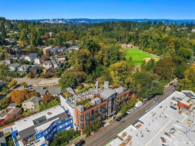 Building Photo - 1Bd/1.5Ba Seattle Condo