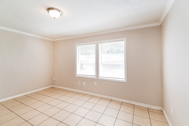 Building Photo - 1505 4th Ave N