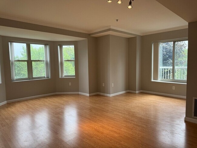 Building Photo - 1 Cityview Ln