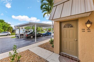 Building Photo - 1730 Sandy Cir