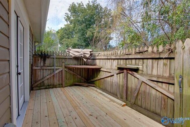 Building Photo - 1313 Wells Ave SE