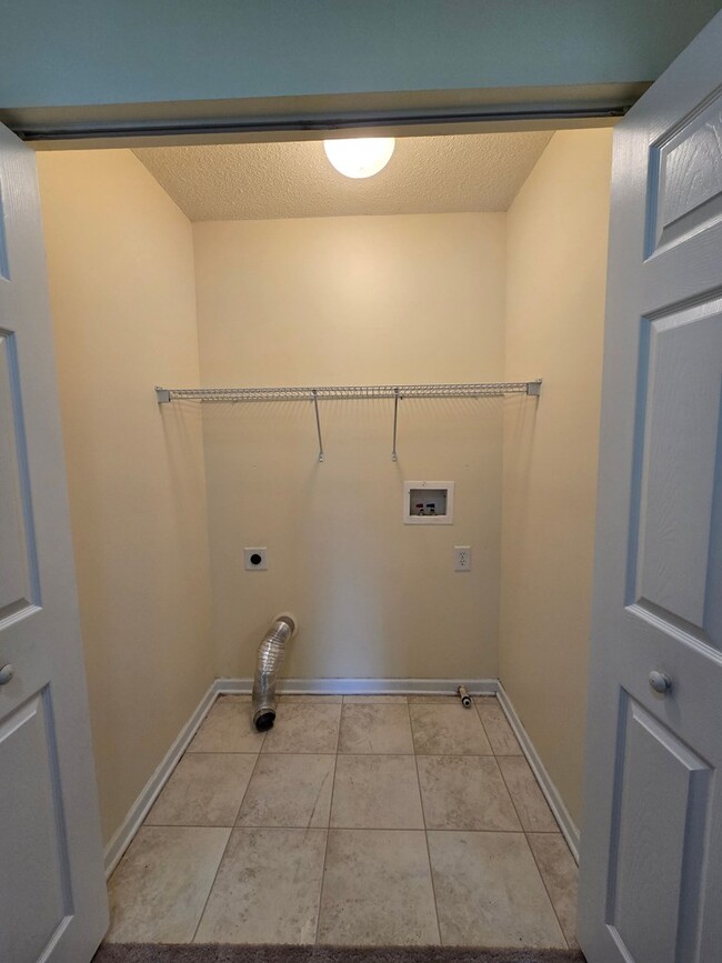 Building Photo - 1601 Ruger Dr