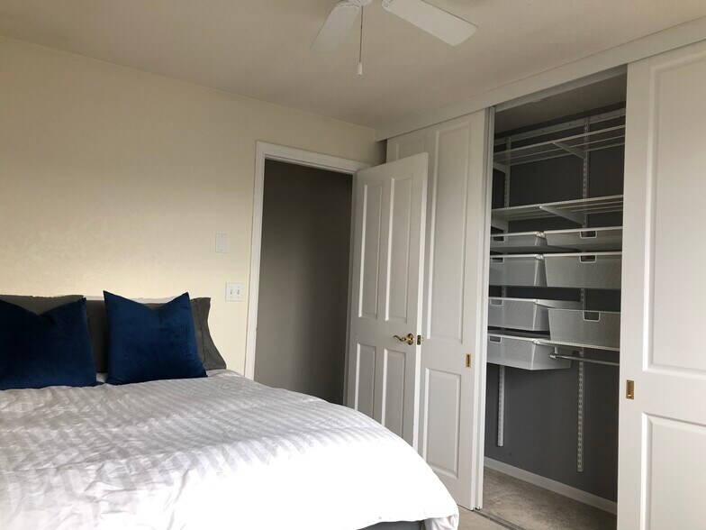 Interior Photo - 2625 13th Ave W