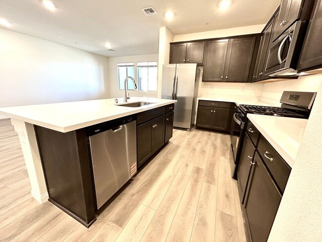 Building Photo - Brand new Townhome!   Summerlin West