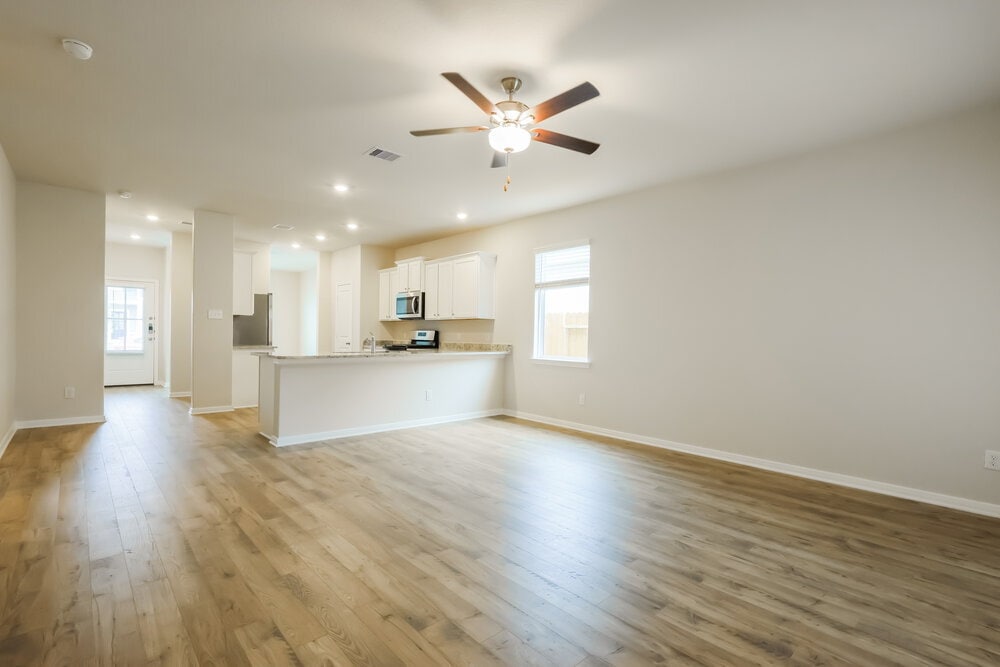 Building Photo - 16459 Hill Dr
