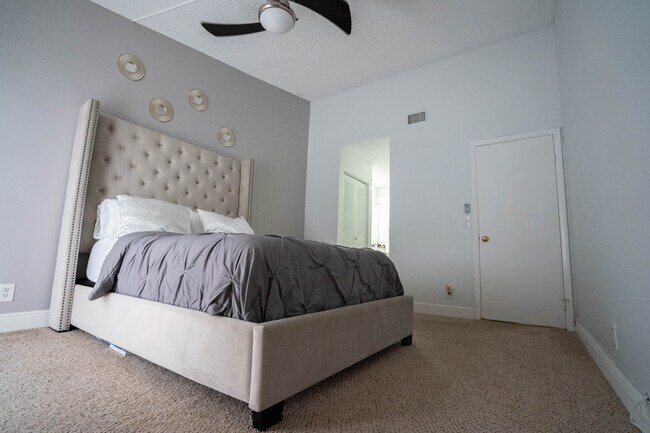 Master Bedroom - 2281 SW 15th St