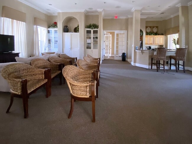 Building Photo - 2 Bedroom Condo W/ Garage in Lakewood Ranch