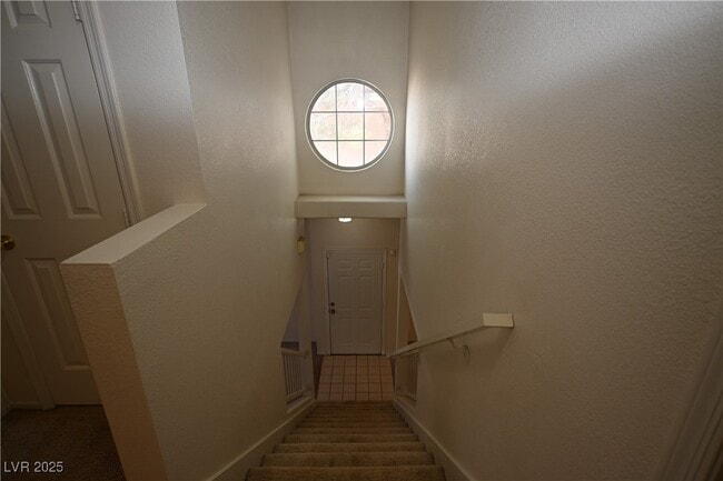 Building Photo - 8465 Blue Island Ave