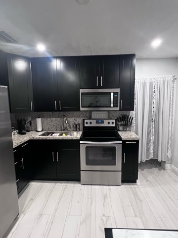Primary Photo - 7140 SW 22nd St