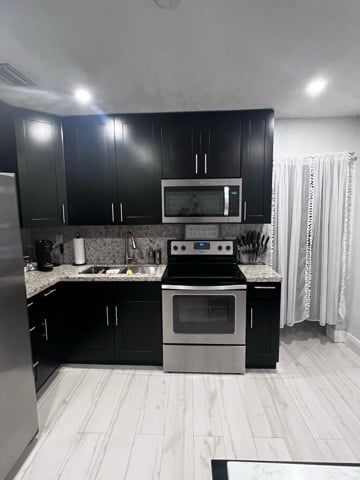 Primary Photo - 7140 SW 22nd St