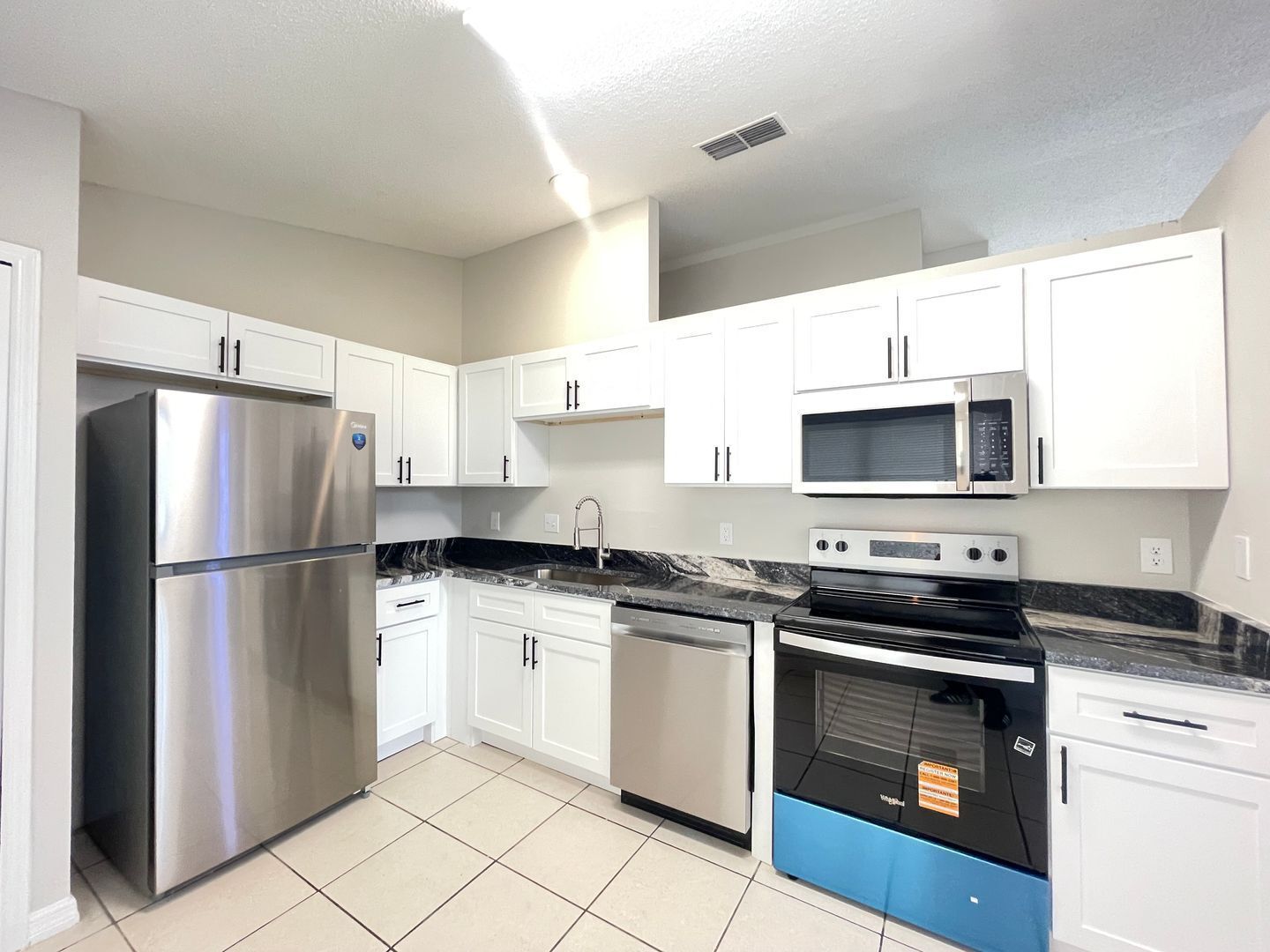 Building Photo - 312 San Gabriel St