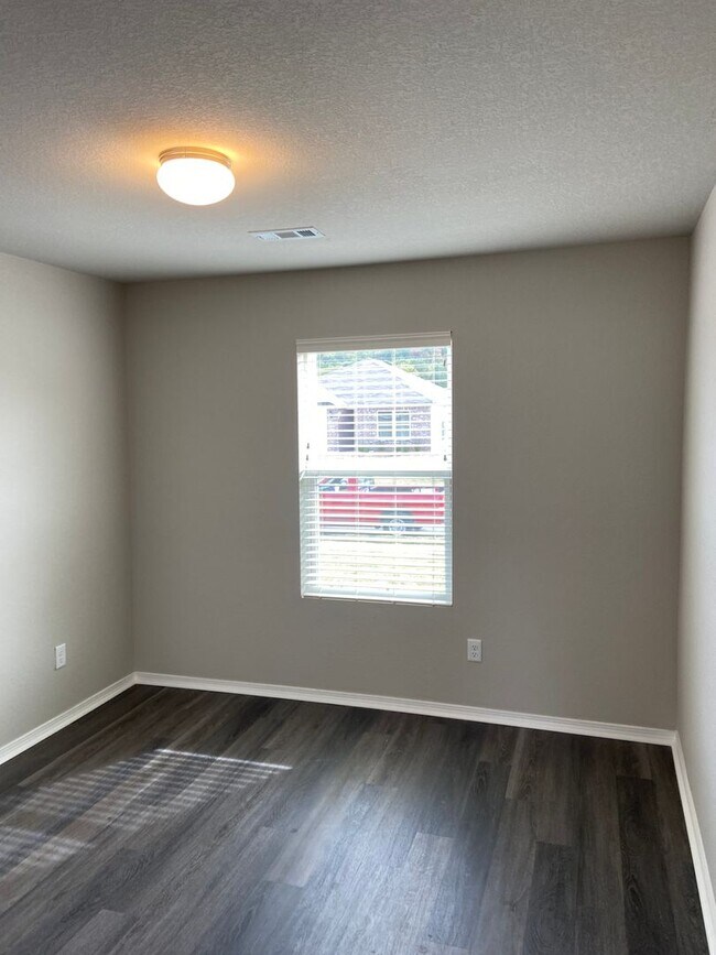 Building Photo - *NOW PRELEASING* Three Bedroom | Two Bath Home in Maumelle