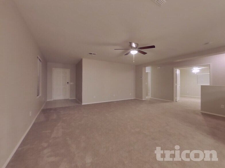 Building Photo - 11522 W Charter Oak Rd