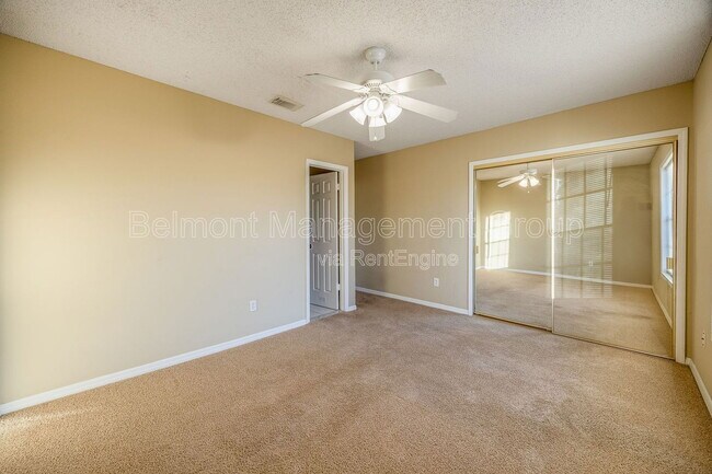 Building Photo - 7431 Glen Oaks Way