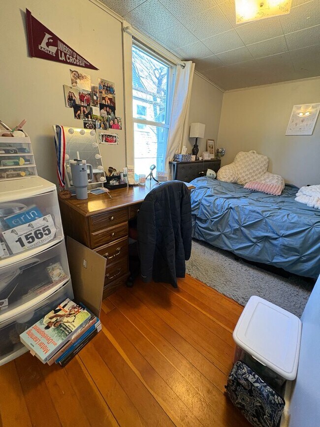 Building Photo - 1527 Ferry St