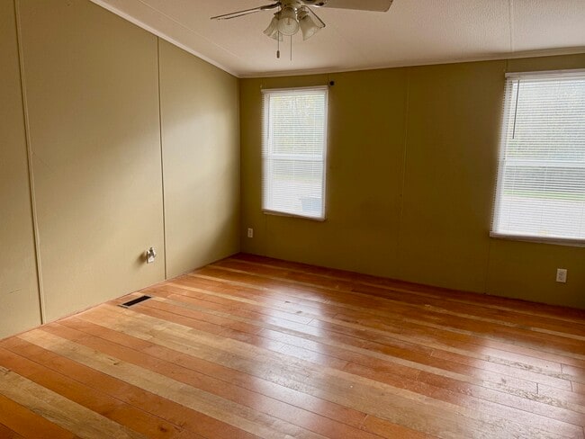 Building Photo - 244 Lucky Lane