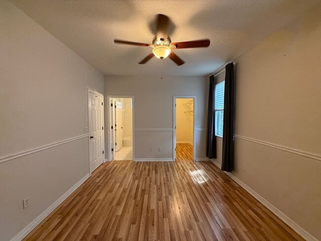 Building Photo - Adorable Two Story 2/2 Townhome in College...