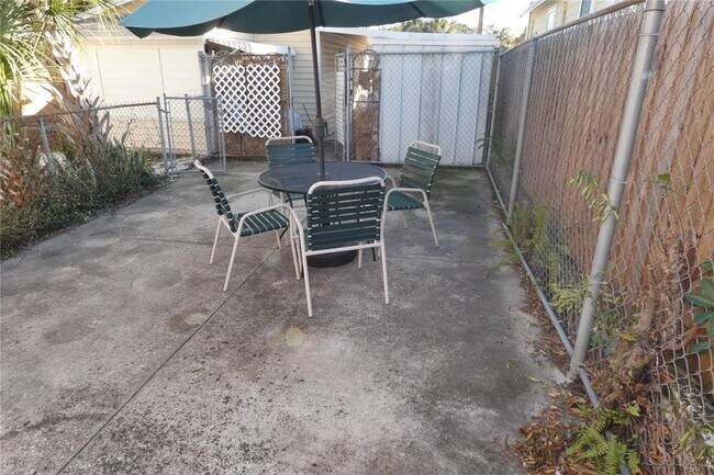 Building Photo - 210 43rd Ave N