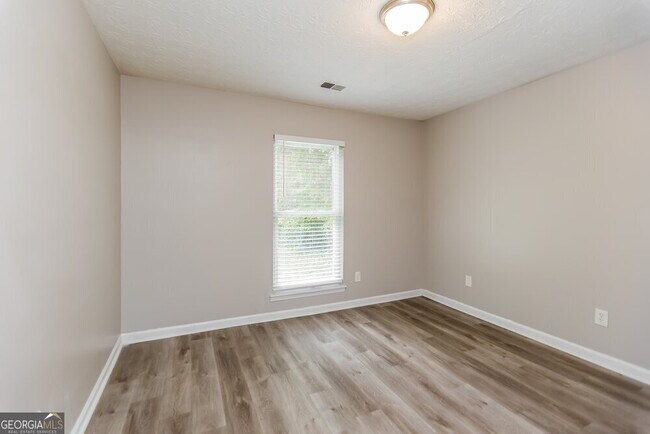 Building Photo - 6270 Beethoven Cir