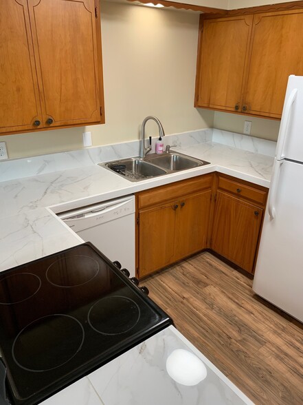 Building Photo - 4325 NE 130th Pl