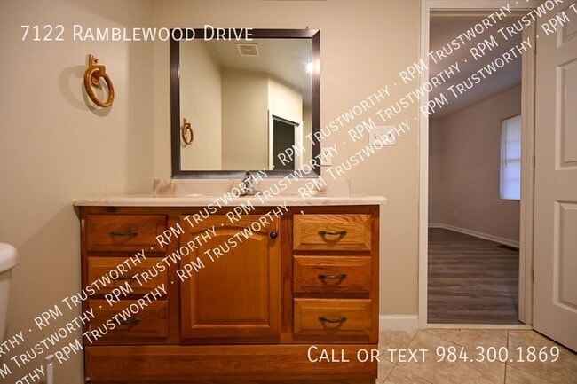 Building Photo - 7122 Ramblewood Dr