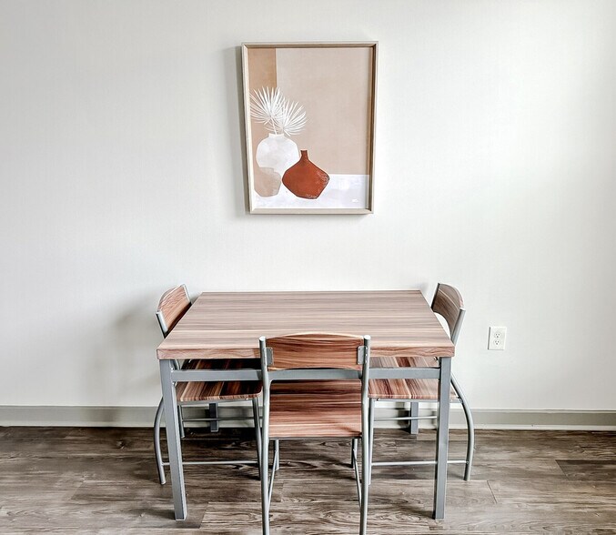 Building Photo - 111 E 4th St