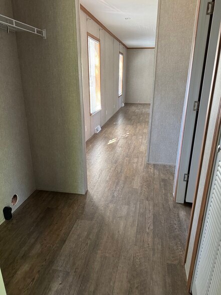 Building Photo - 76 Terrace Ct