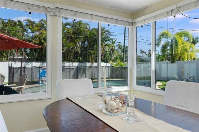 Building Photo - 731 44th Ave NE