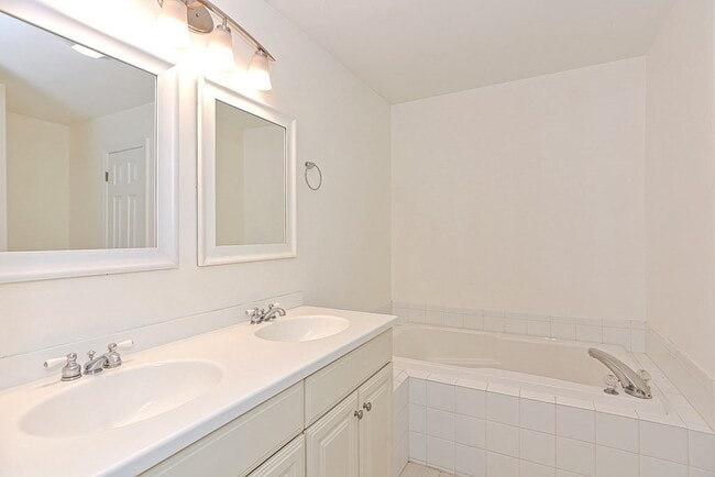 Building Photo - 123 Lordvale Blvd