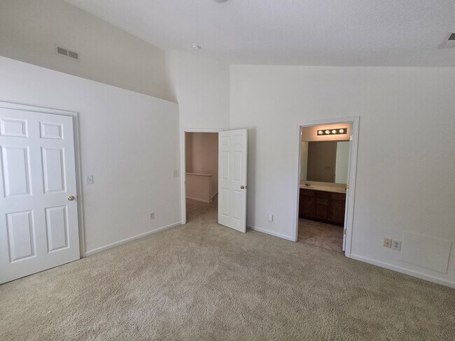 Building Photo - 100 Ranger Pl