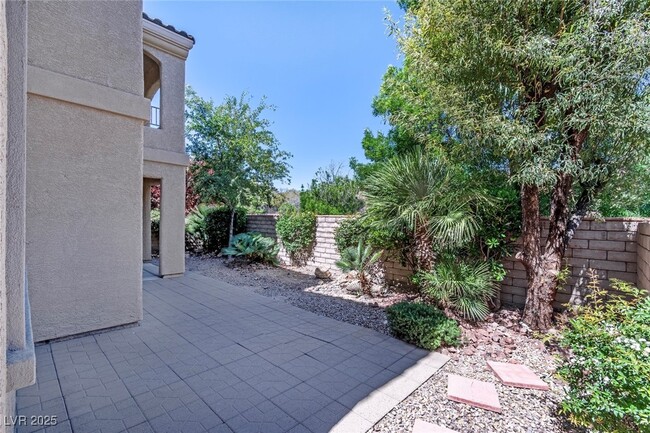 Building Photo - 11904 Luna Del Mar Ln