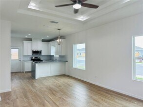 Building Photo - 1013 N Clarence Ave