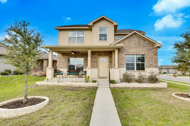 Building Photo - 3422 Couch Dr