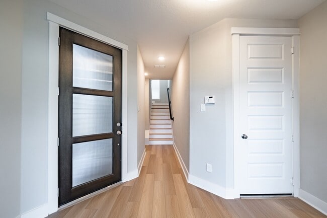 Building Photo - 10916 Brambling Wood Dr