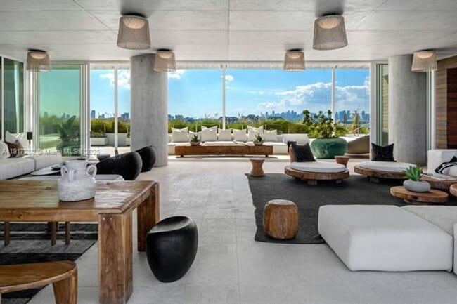 Building Photo - 4701 Meridian Ave