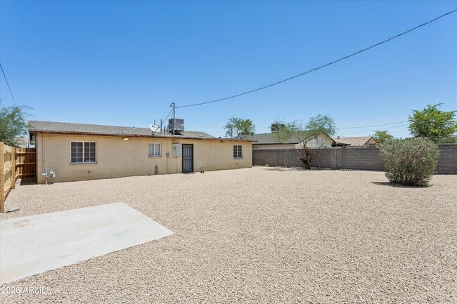 Building Photo - 735 E South Mountain Ave