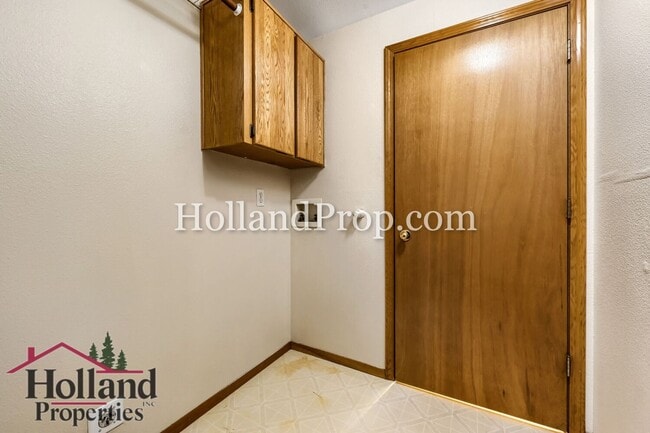 Building Photo - 15459 SW Donna Ct