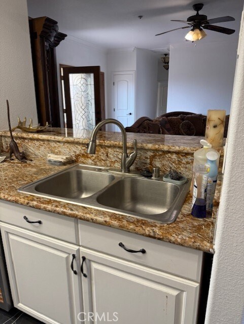 Building Photo - 1741 S Vallecito Dr