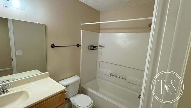Building Photo - SPRING MOVE-IN SPECIAL AND RATE DROP ALERT...