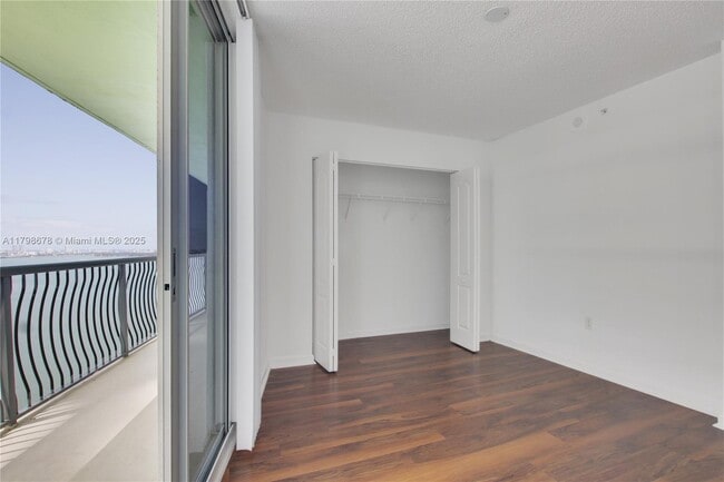 Building Photo - 1756 N Bayshore Dr