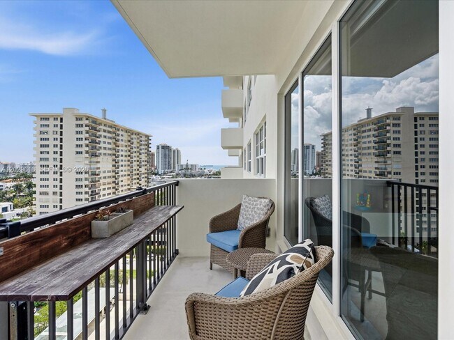 Building Photo - 340 Sunset Dr