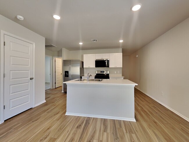 Building Photo - 501 St Charles Pl