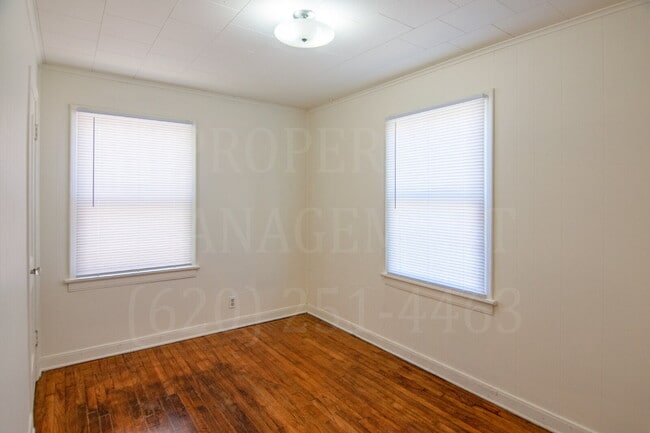 Building Photo - 2 Bedroom 1 Bath