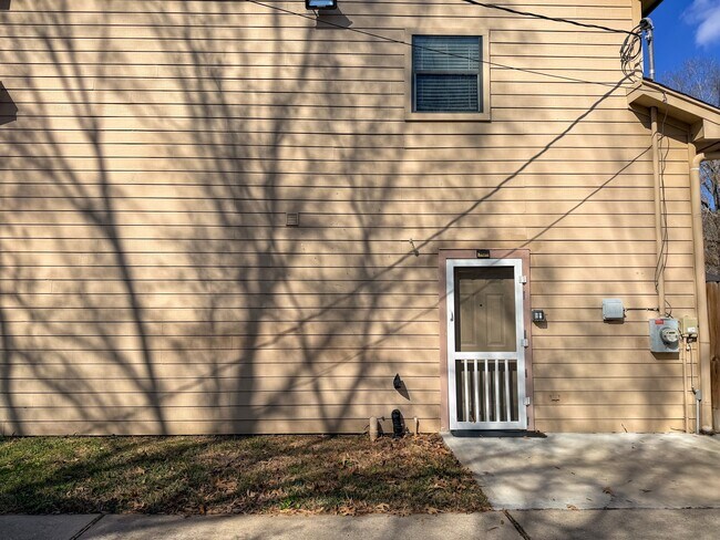 Building Photo - 24527 Appian Ridge