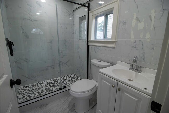 Building Photo - 1292 Monfort Rd