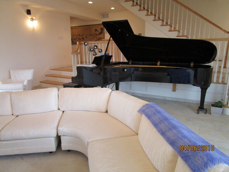 Yamaha 9ft concert grand (autographed by Elton John) - 103 Summer St