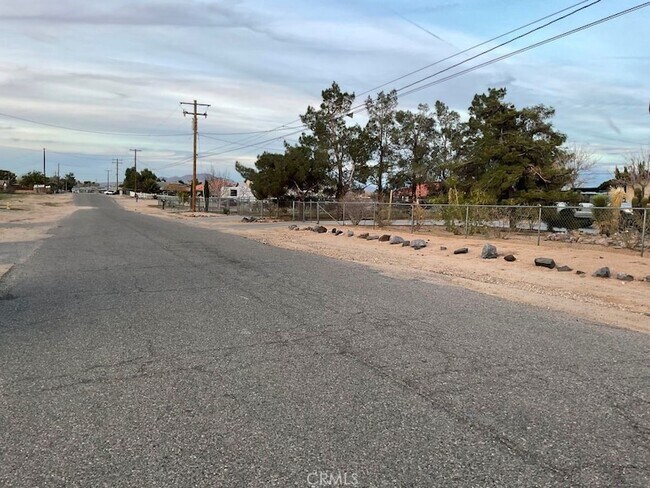 Building Photo - 11546 Hickory Ave