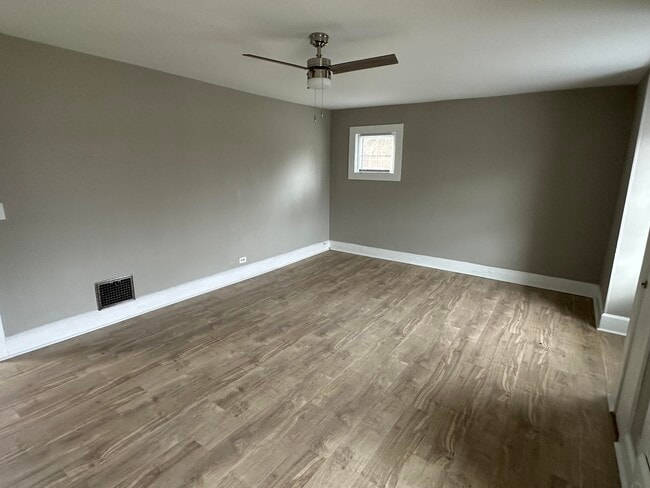 Building Photo - 302 Clay St