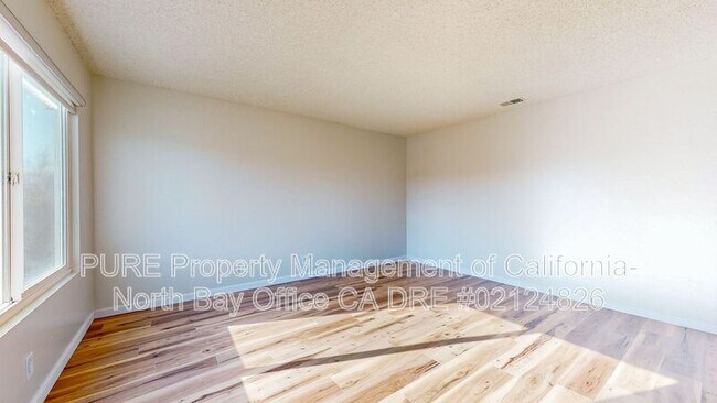 Building Photo - 1139 St Anthony Ln