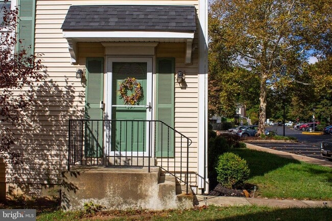 Building Photo - 311 Whitcliff Ct
